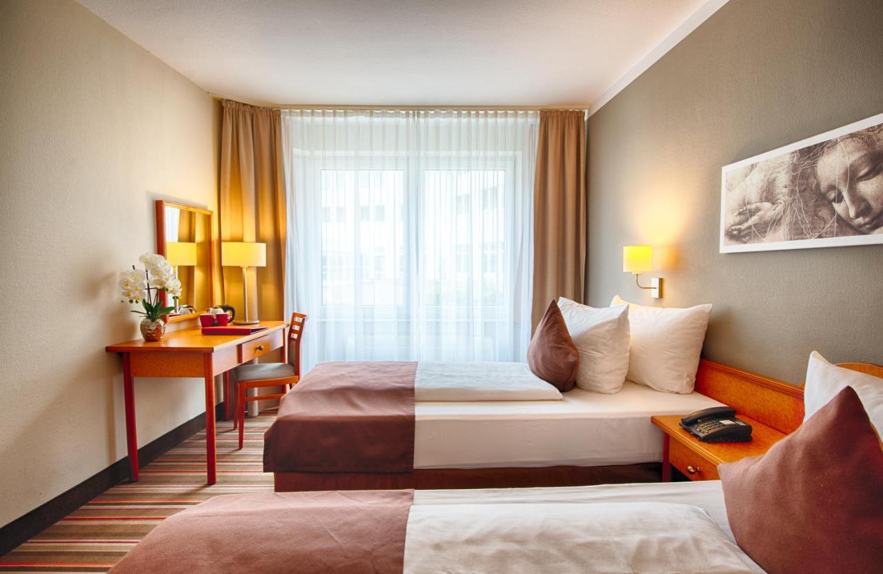 Leonardo Hotel Hamburg Airport Esterno foto